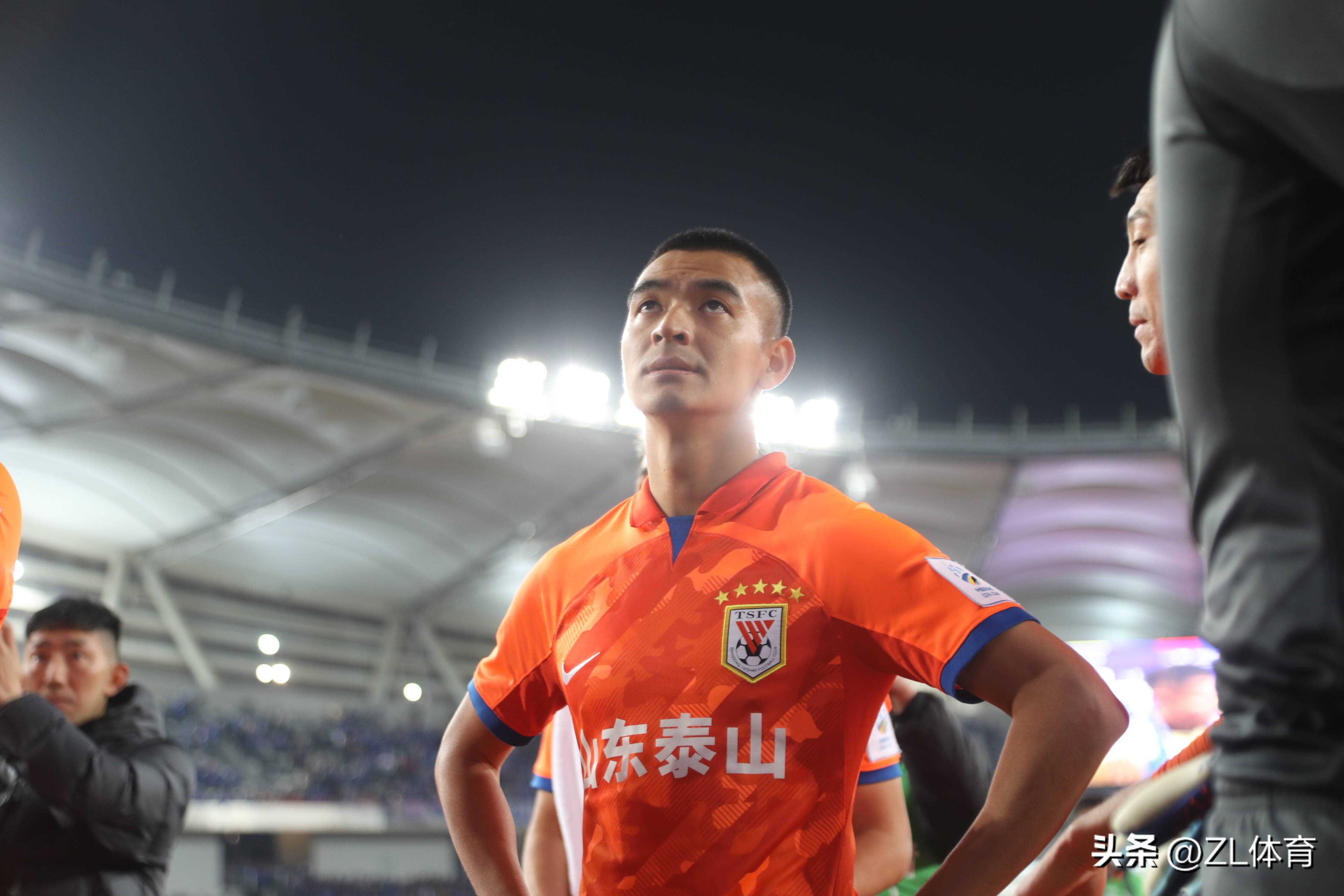 山东泰山训练开放日，清晨内部沟通引欢呼，意甲在即，训练强度明显提升(山东泰山亚冠在线免费观看)