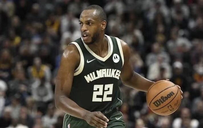 英超赛程吃紧，密尔沃基雄鹿今晨绝杀压哨，更衣室稳定，高层口径保持一致(英超绝杀最多)