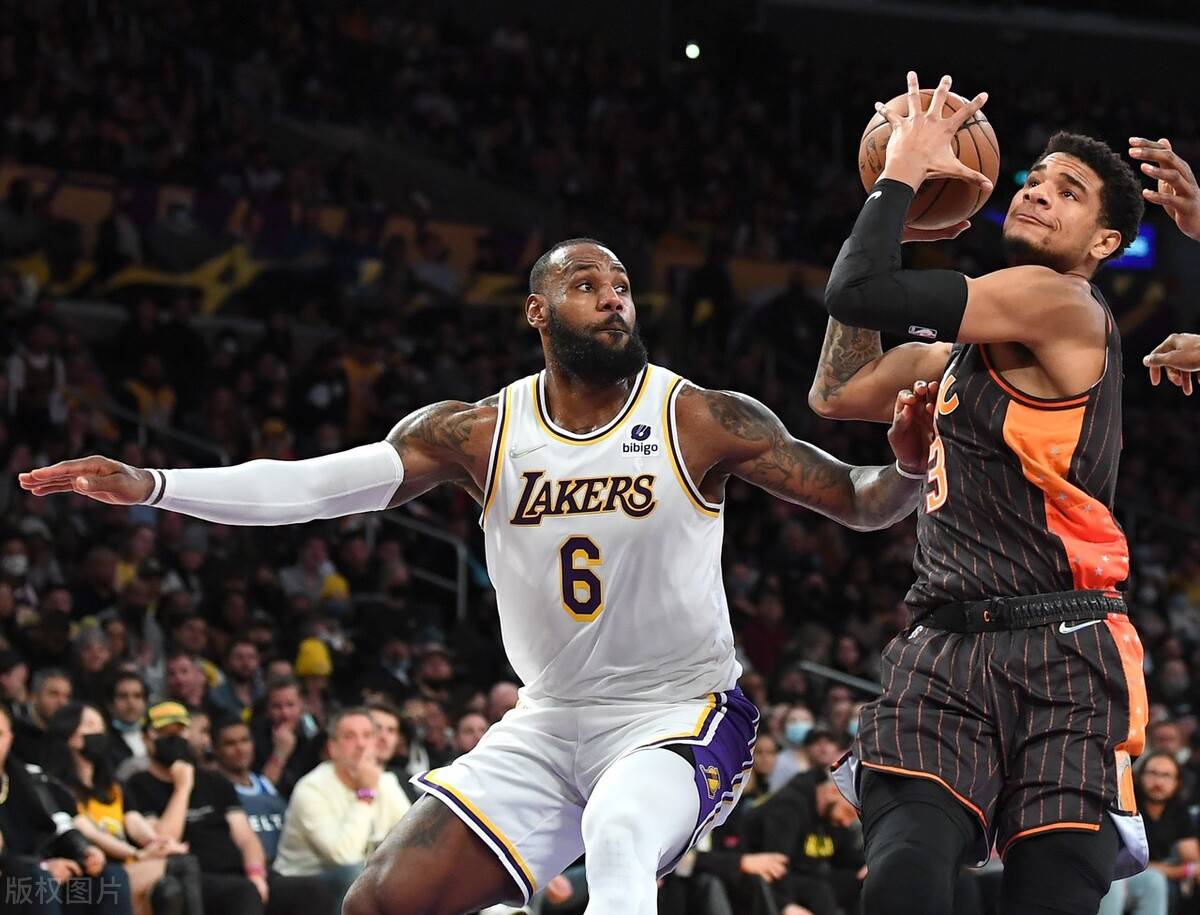 里程碑夜费耶诺德迎来里程碑；NBA常规赛赛后刷纪录；更衣室稳定；医务组通报恢复(费耶诺德对罗马比分预测)