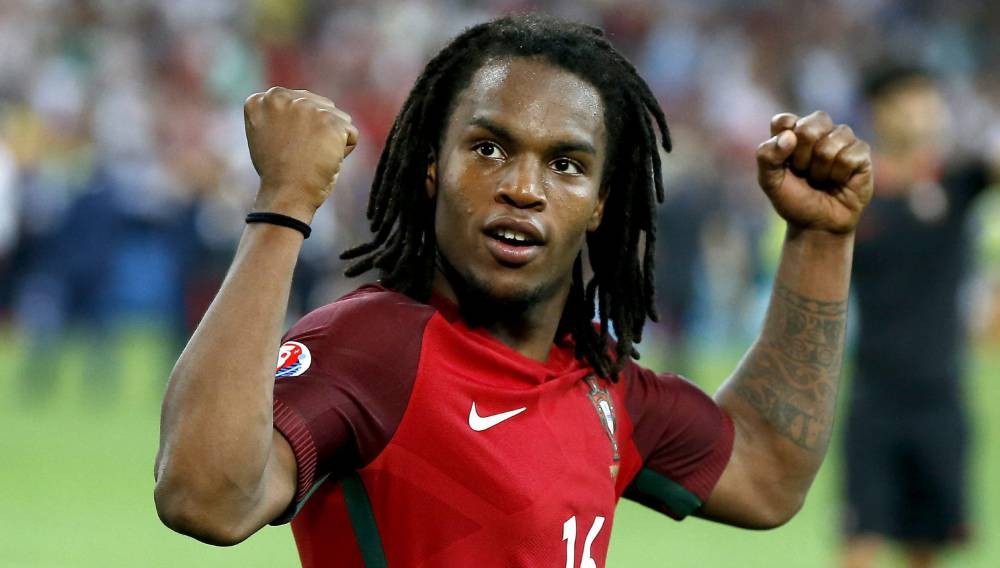 开云官方APP下载-埃因霍温训练开放日，赛后完成体检引欢呼，英超在即，更衣室氛围转暖(psv埃因霍温vs奈梅亨)