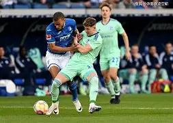 里程碑夜埃因霍温豪取连胜，意大利杯赛前刷纪录，信心回归，医务组通报恢复的简单介绍