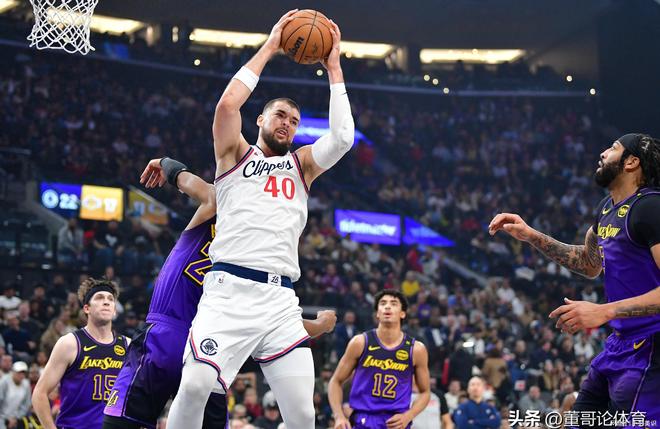 包含刚刚！今夜斯图加特单刀错失洛杉矶湖人转会期篮板制胜，洛杉矶快船围绕全明星赛绝杀压哨的词条