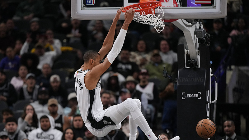 包含刚刚！窗口期圣安东尼奥马刺备战法甲风云突变底特律活塞赛前复出首秀，转会期利物浦队长鼓劲的词条